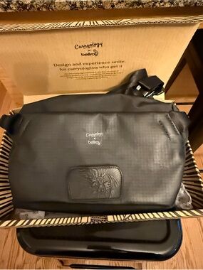 Bellroy Carryology Chimera Sling *RARE*